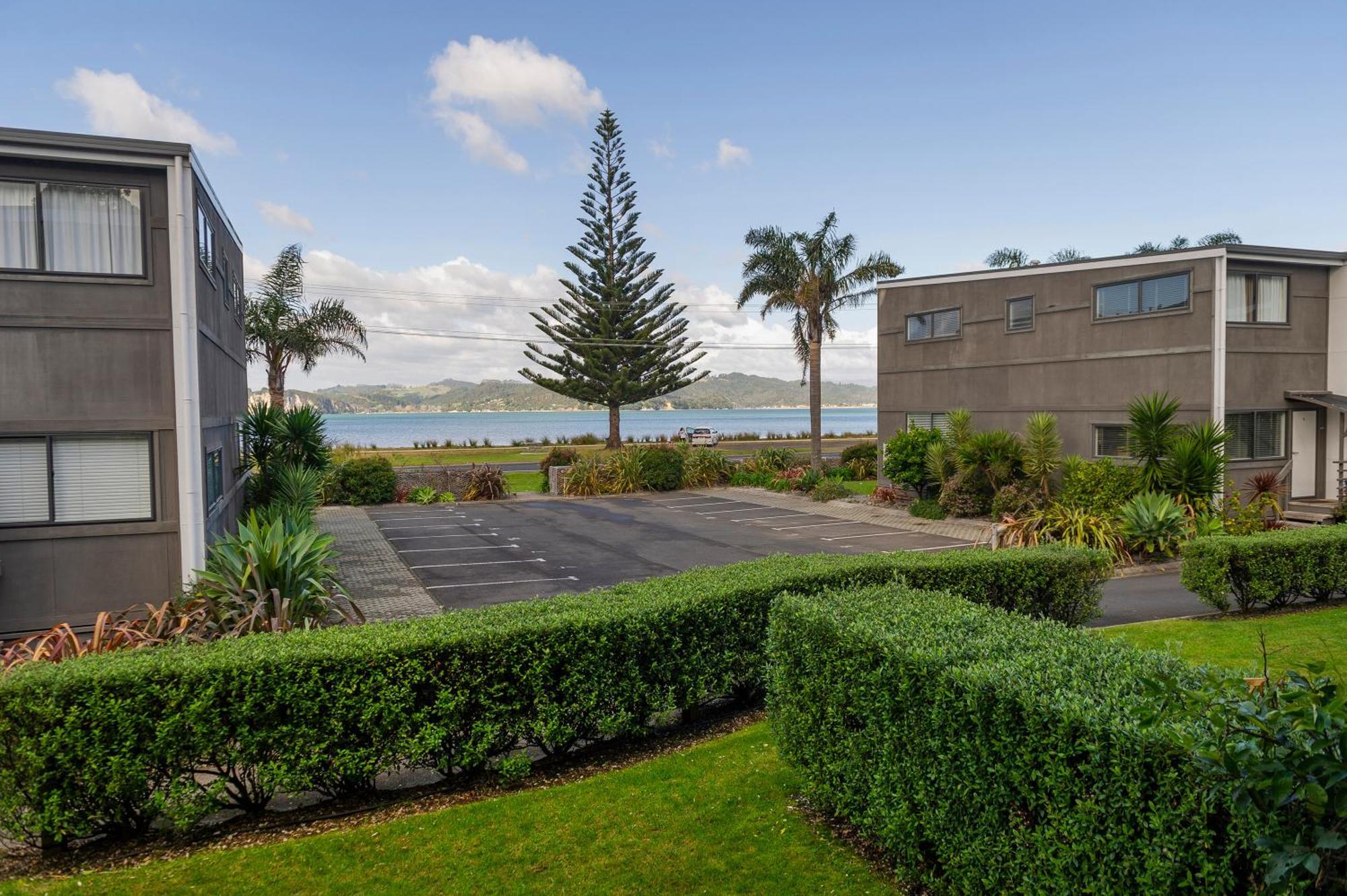 Aqua Soleil Beachfront Apartment Whitianga Eksteriør billede