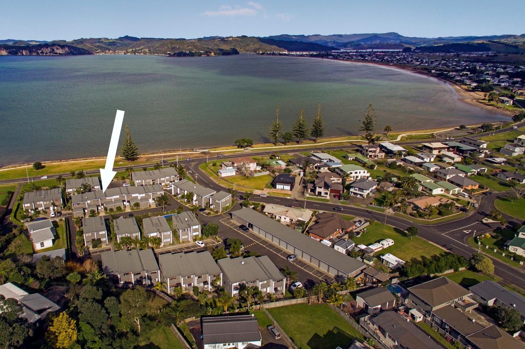 Aqua Soleil Beachfront Apartment Whitianga Eksteriør billede